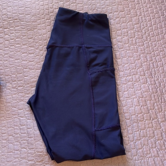 FIVE Pairs of Women's Small Leggings - Patterns along with Blue, Magents - Picture 2 of 6